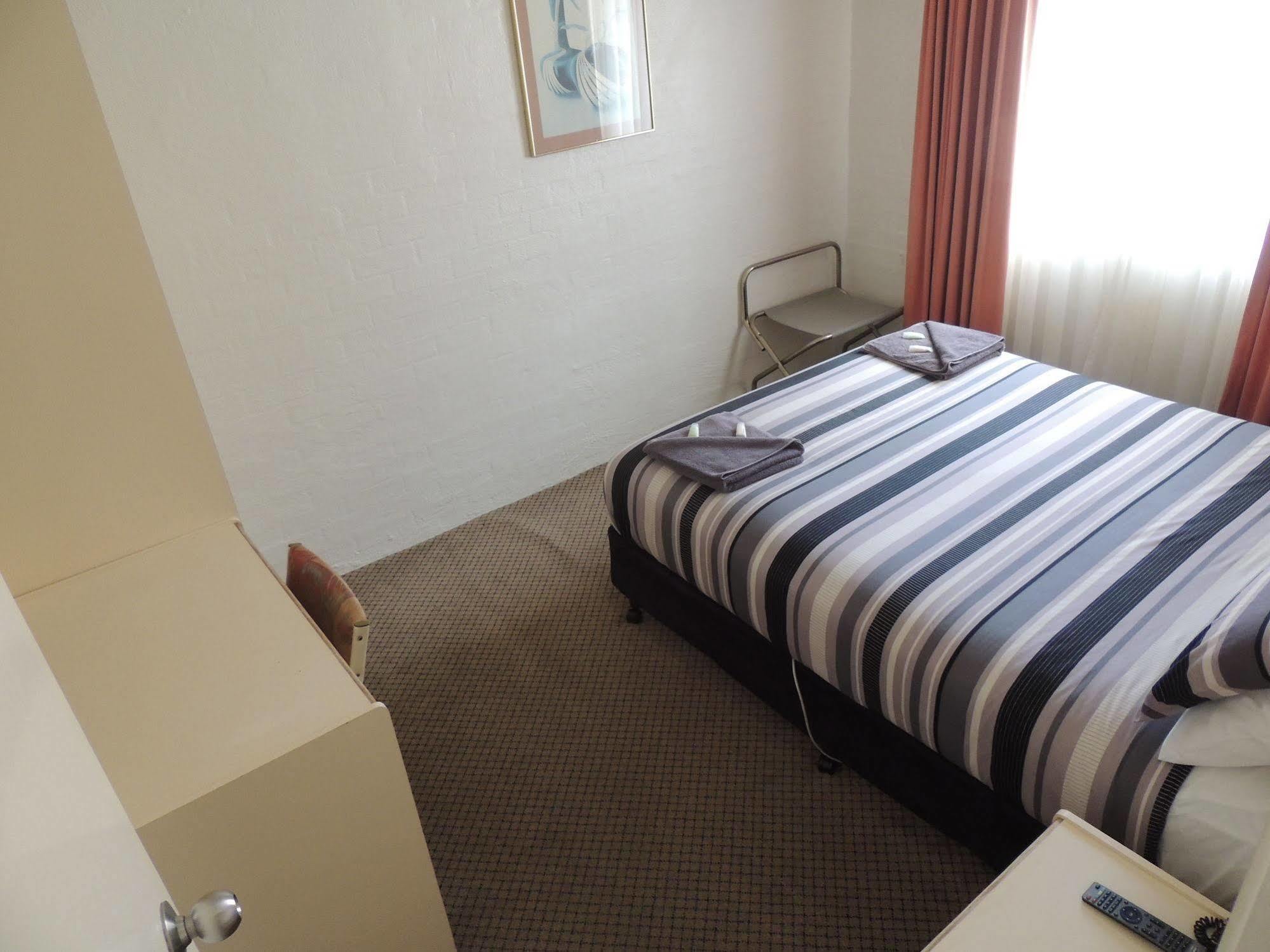 Argyle Terrace Motor Inn Батманс-Бей Екстер'єр фото